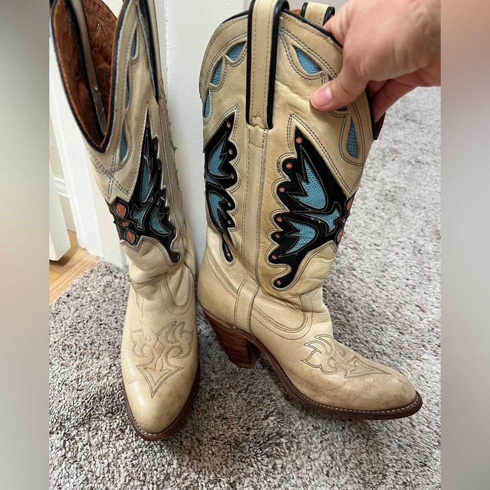 Vintage butterfly boots size 7.5/8